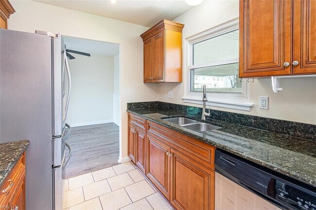 Building Photo - 3075 Blackstone Court