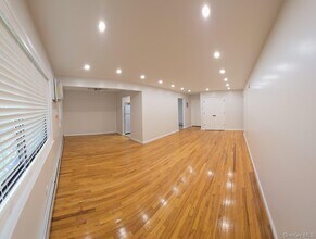 Building Photo - 15 Brevoort Dr