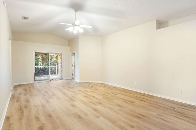 Foto del edificio - 4 bedroom 2 bathroom home in SW Pensacola ...