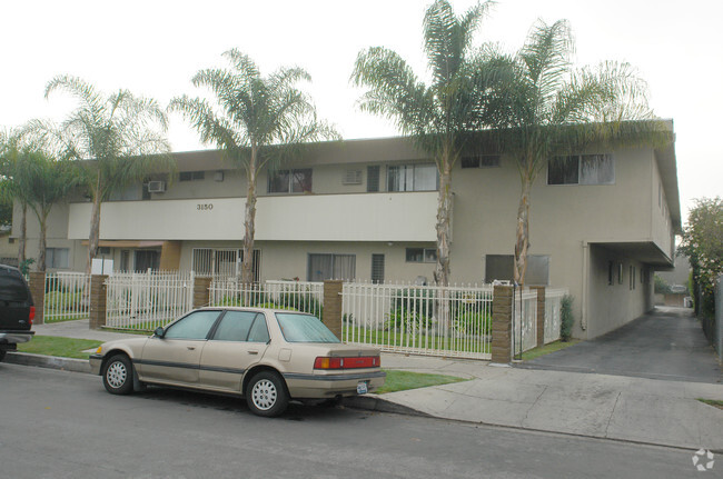 Building Photo - Las Palmas Villas