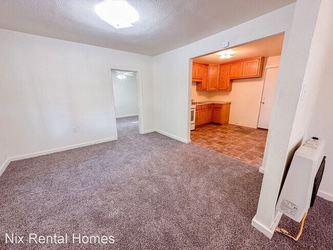 Building Photo - 2 br, 1 bath House - 302 NE 6th Avenue
