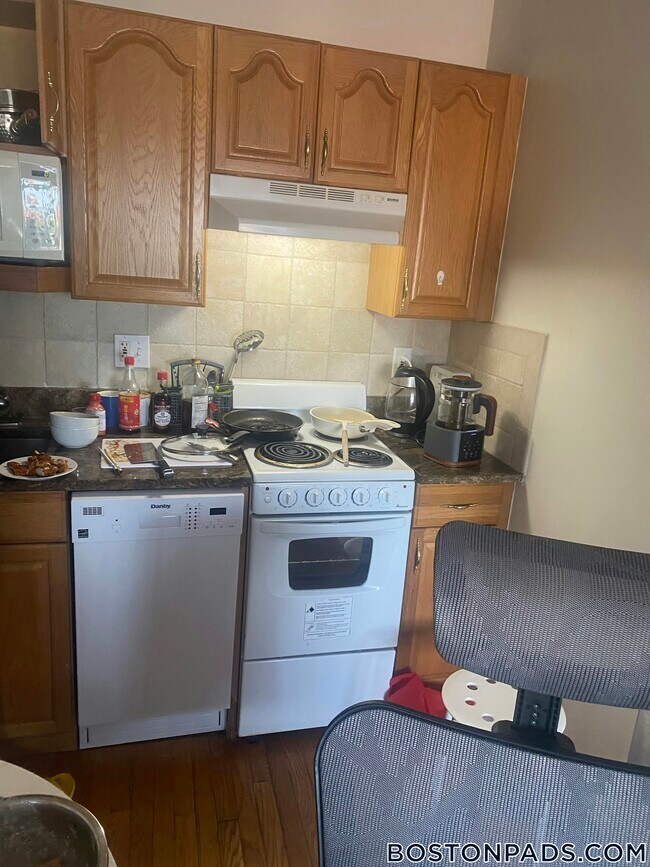 Building Photo - 1110 Commonwealth Ave