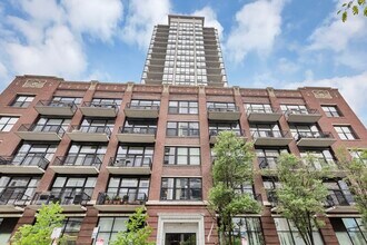 Building Photo - 210 S Desplaines St