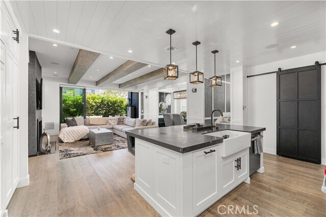 Foto del edificio - 2037 E Ocean Blvd