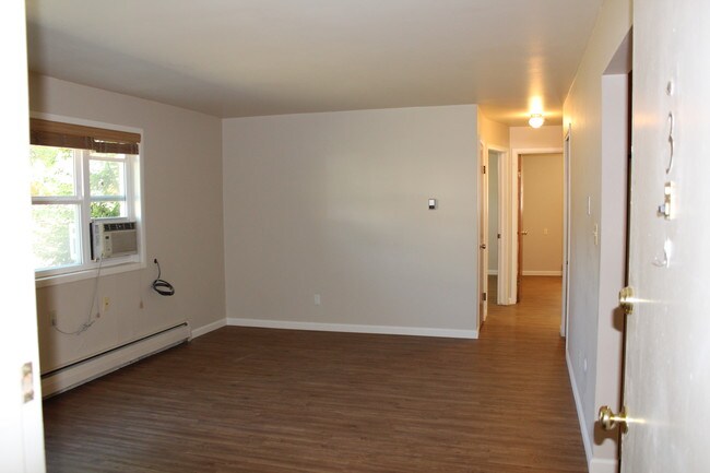 Foto del edificio - 2412 Clearview Ave
