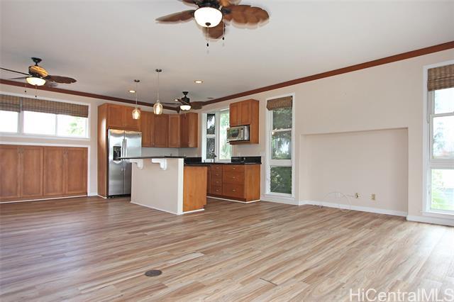 Building Photo - 411 Kihapai St