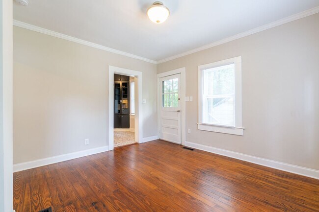 Building Photo - 1348 McClelland Ave