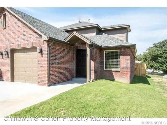 Primary Photo - 3 br, 2.5 bath House - 3 W 32nd Ct