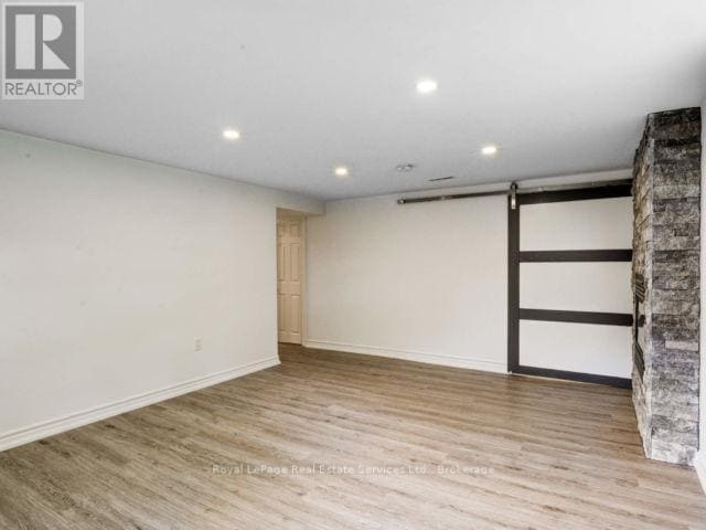 Building Photo - 83 Kingswood Rd