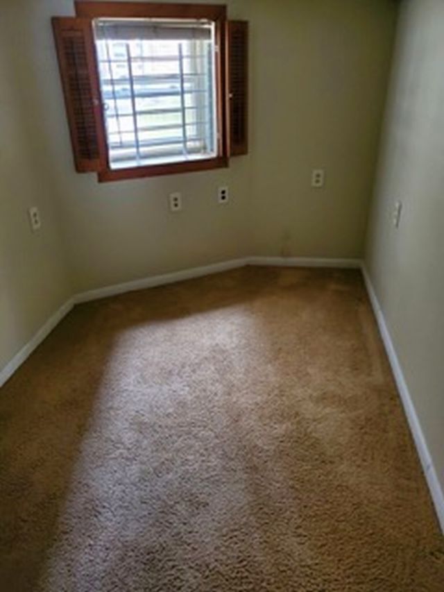 Foto del edificio - 2150 W Warner Ave