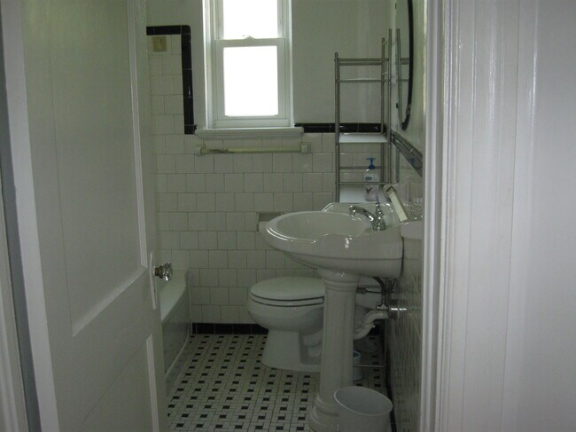 Foto del edificio - 3405 Cutshaw Ave