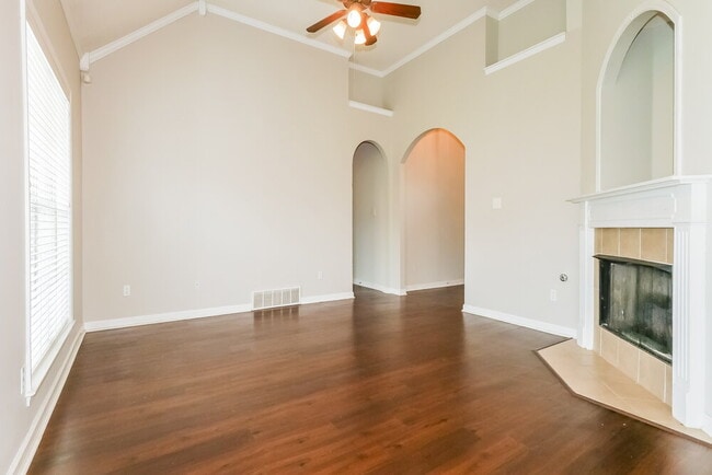 Building Photo - 9921 Greenalder Cove N
