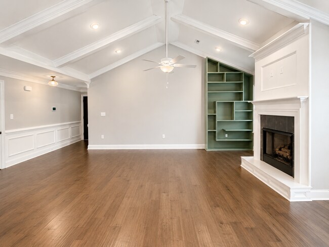 Foto del edificio - 15521 Ironcrest Dr NW