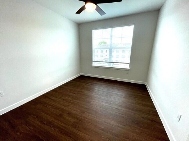 Foto del edificio - 2300 N Friendship Rd