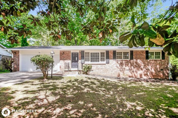 Primary Photo - 532 Stonewood Dr, Stone Mountain, GA 30087