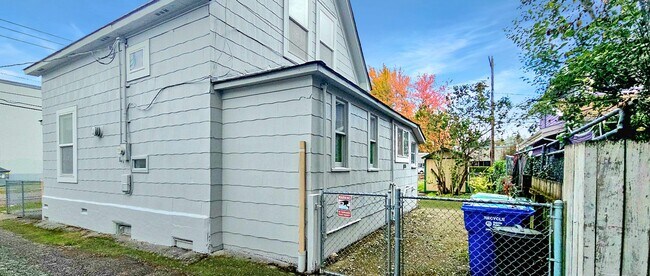 Photo - 2 story, 3bed/1bath Georgetown Gem House