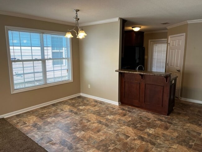 Building Photo - 3BED/2BATH HOME