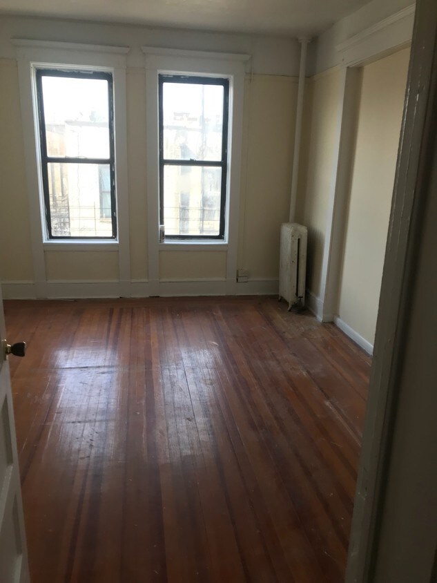 Primary Photo - 379 S Broadway