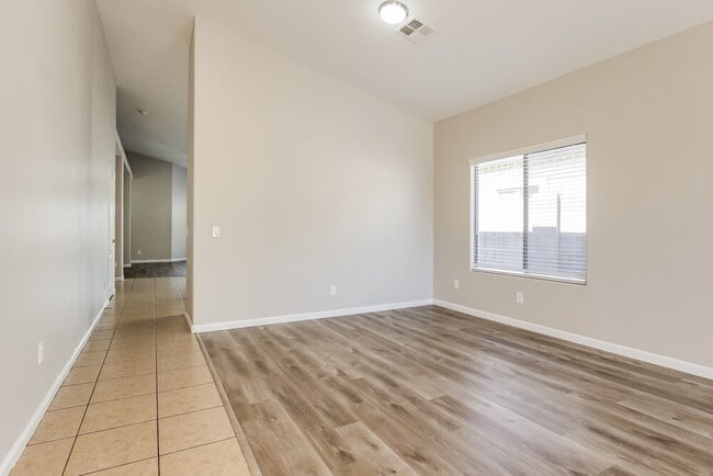 Foto del edificio - 6034 N 68th Dr