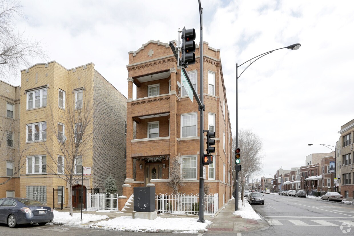 Bernice Apartments in Chicago, IL