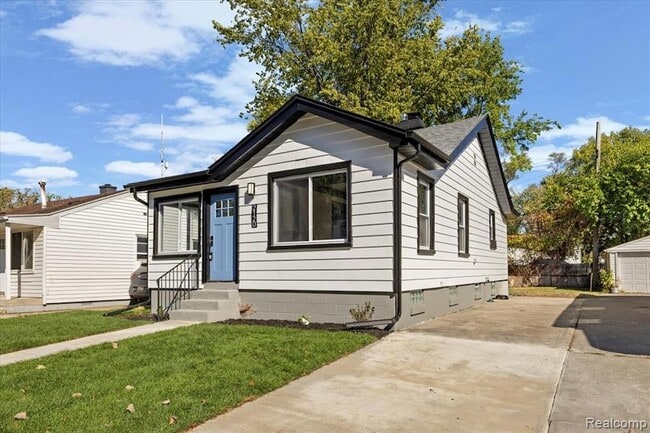 Building Photo - 2120 Wrenson St