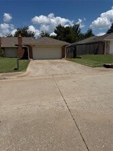 Building Photo - 1018 Summerton Pl