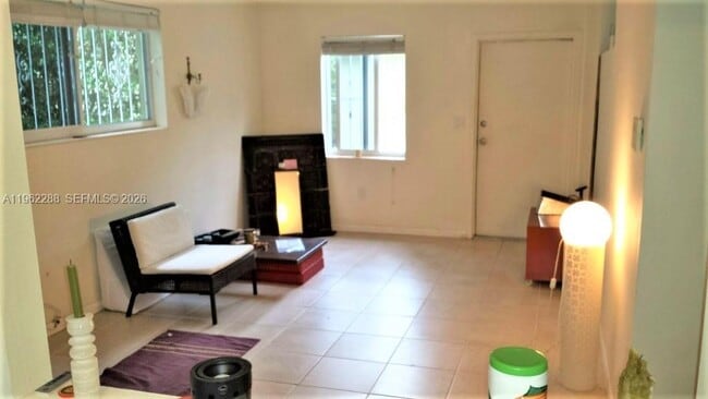 Building Photo - 49 NE 44th St