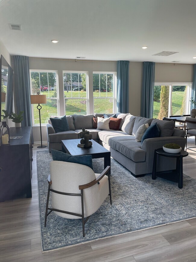 Foto del edificio - 337 Red Oak Cir