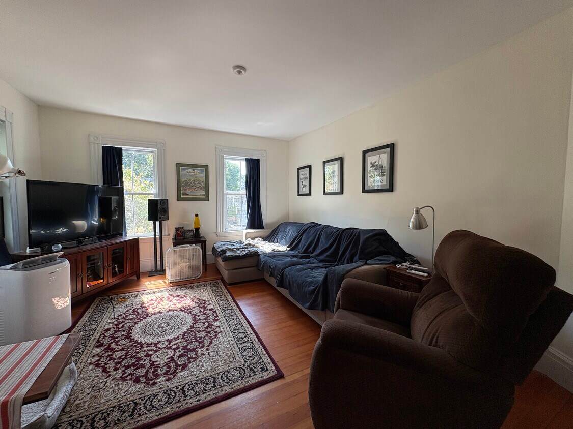 Primary Photo - 106 Harvard St