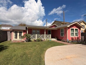 Building Photo - 5522 Avenue O 1/2