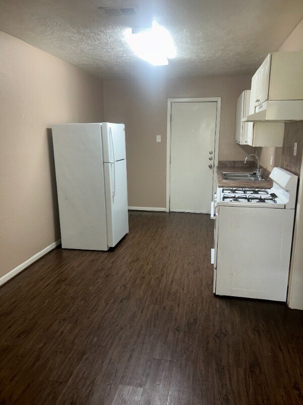 Foto del edificio - 106 Hardy St