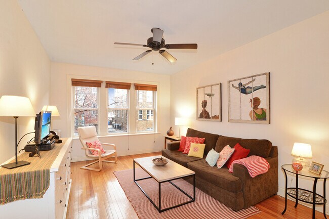 Foto del edificio - 2608 W Ainslie St
