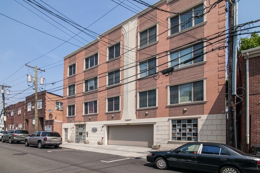 Primary Photo - 7008 Hudson Ave