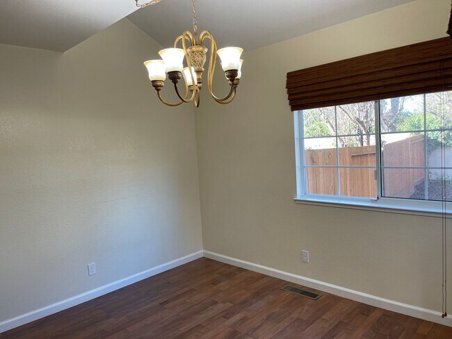 Building Photo - 1803 Carneros Cir