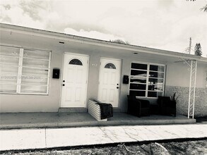 Building Photo - 412 SW 10th St