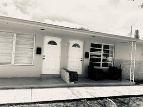 Building Photo - 412 SW 10th St