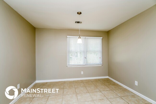 Building Photo - 1561 Rose Garden Ln