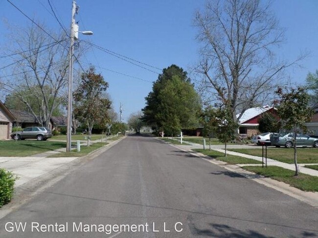 Building Photo - 2 br, 2 bath House - 12 Hoffren Drive