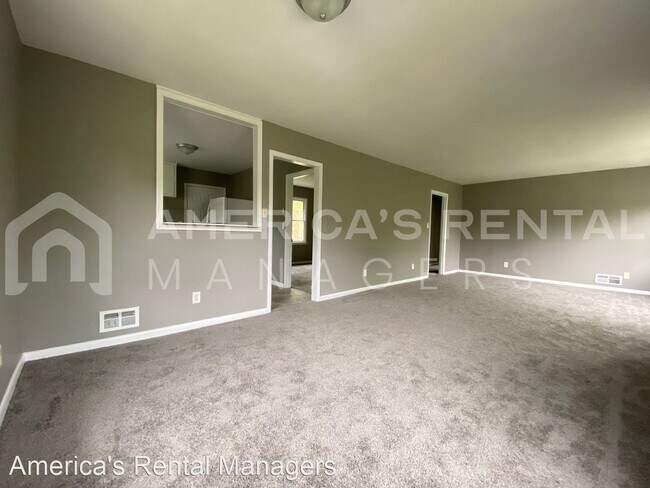 Foto del edificio - 3 br, 1 bath House - 764 82nd Street South