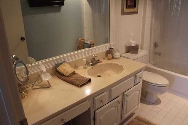 Foto del edificio - 6845 Willow Wood Dr