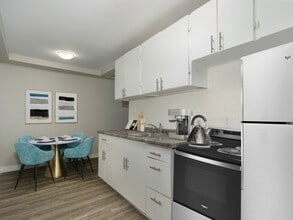 Building Photo - 390 Grey Street