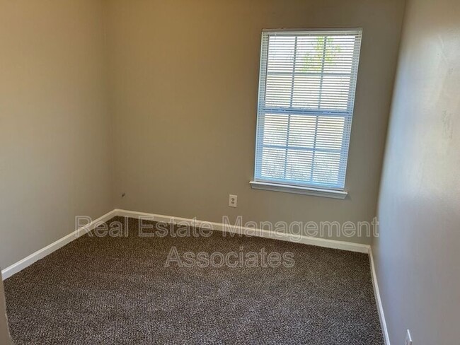 Foto del edificio - 1741 Carrington Dr