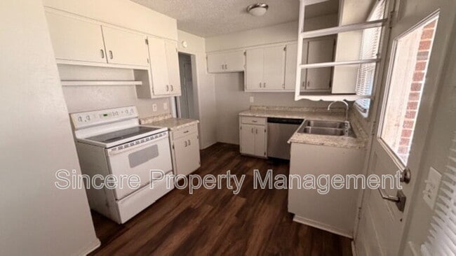 Foto del edificio - 1425 N Sterling Ave