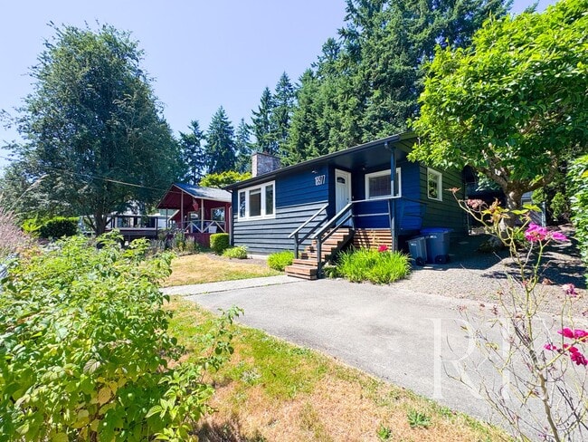 Building Photo - Chic Farmhouse Vibes in Charming Suquamish...