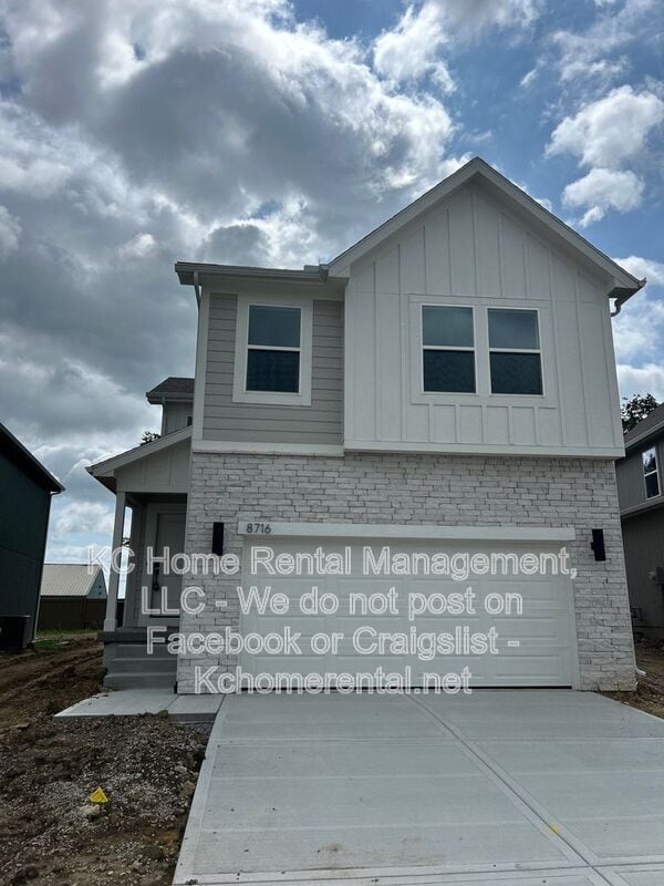 Building Photo - 8716 SW Edgewater Dr
