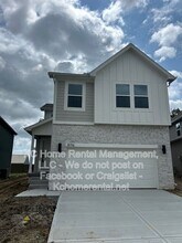 Building Photo - 8716 SW Edgewater Dr