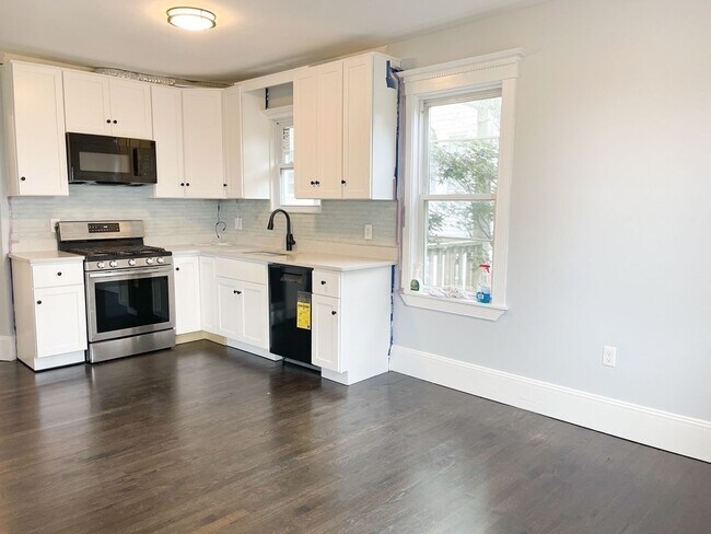 Building Photo - 156 Homes Ave