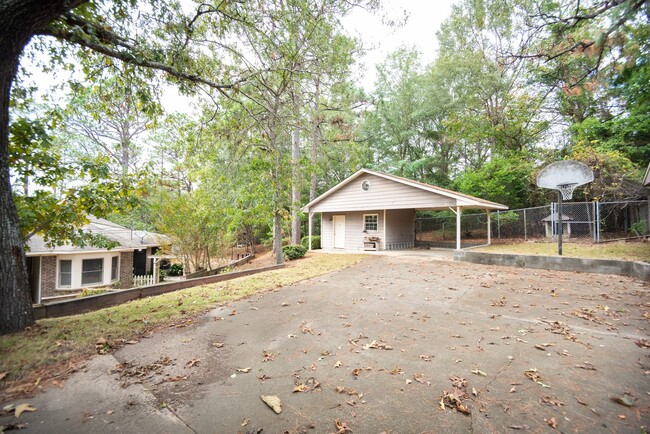 Building Photo - 7007 Dorsey Dr