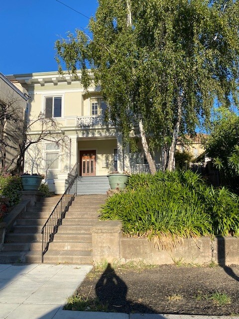 Foto principal - 5322 Broadway