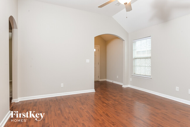 Building Photo - 872 Cody Cir